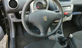 Peugeot 107 , 68 cv, 2011 completo